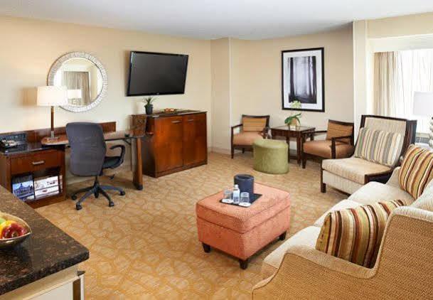 Detroit Marriott Hotel 4*